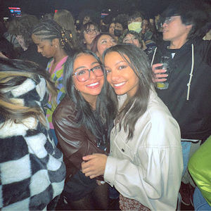 Meet your Posher, Maya